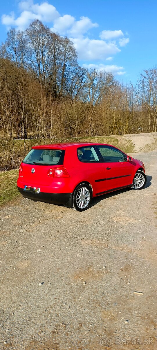 Golf V 215000km nová STK - 7