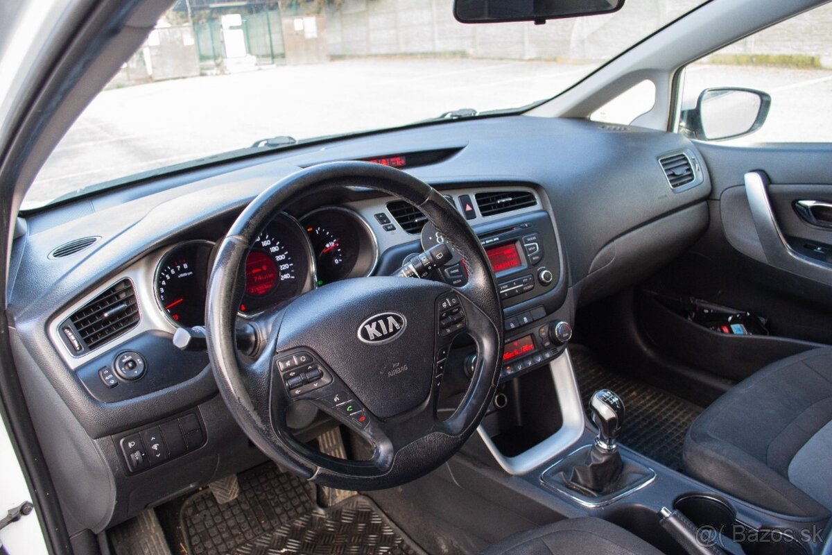 Kia Ceed SW 1.6 GDI - 7