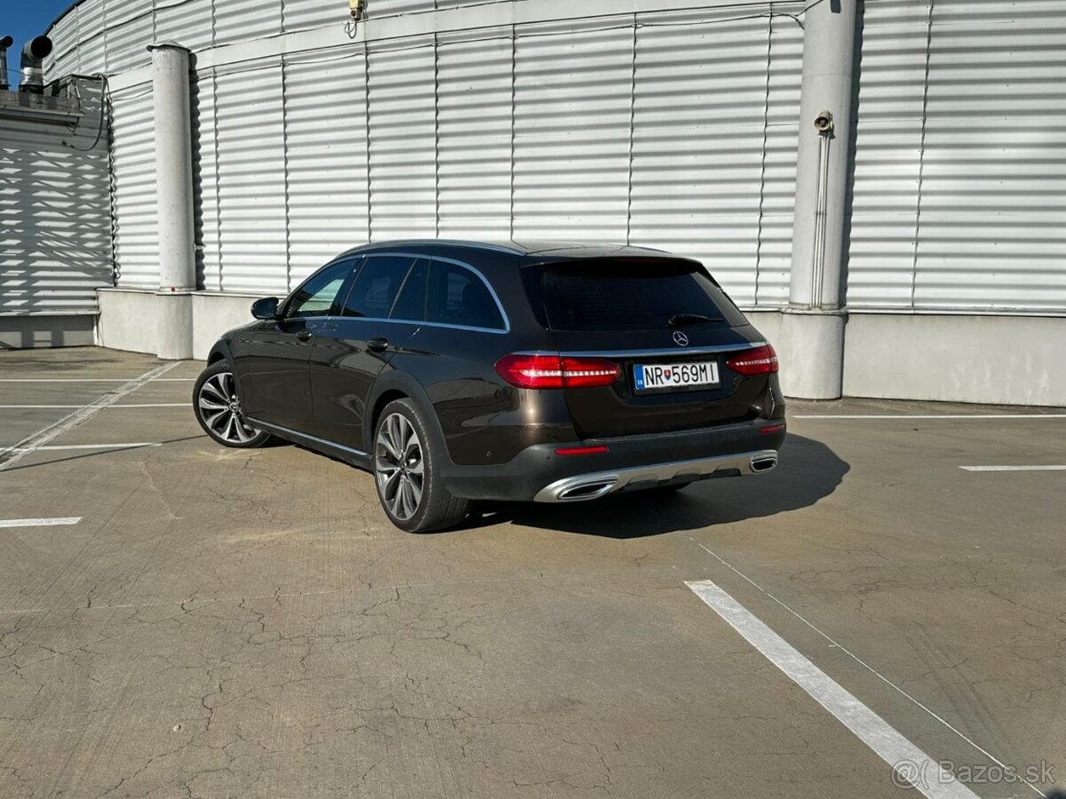 Mercedes-Benz E 220 d 4MATIC AllTerrain - 7