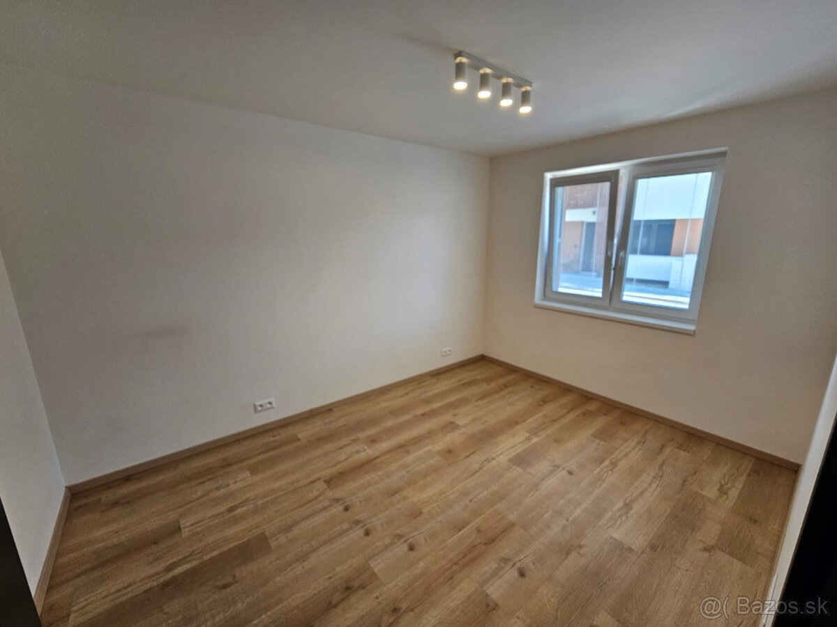 PRENÁJOM 5 - izbového domu medzi Prešovom a Košicami - 7