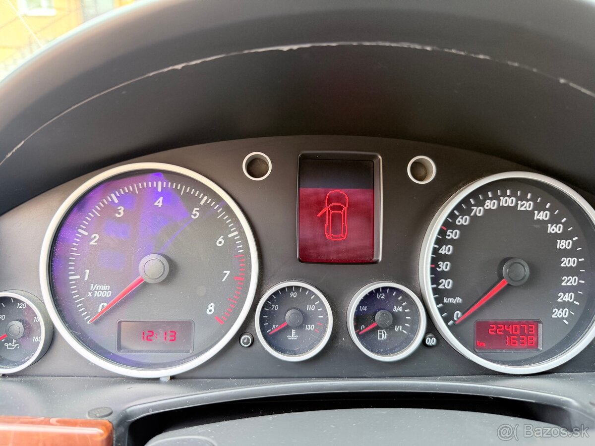 VOLKSWAGEN TOUAREG 3.2 v6 - 7