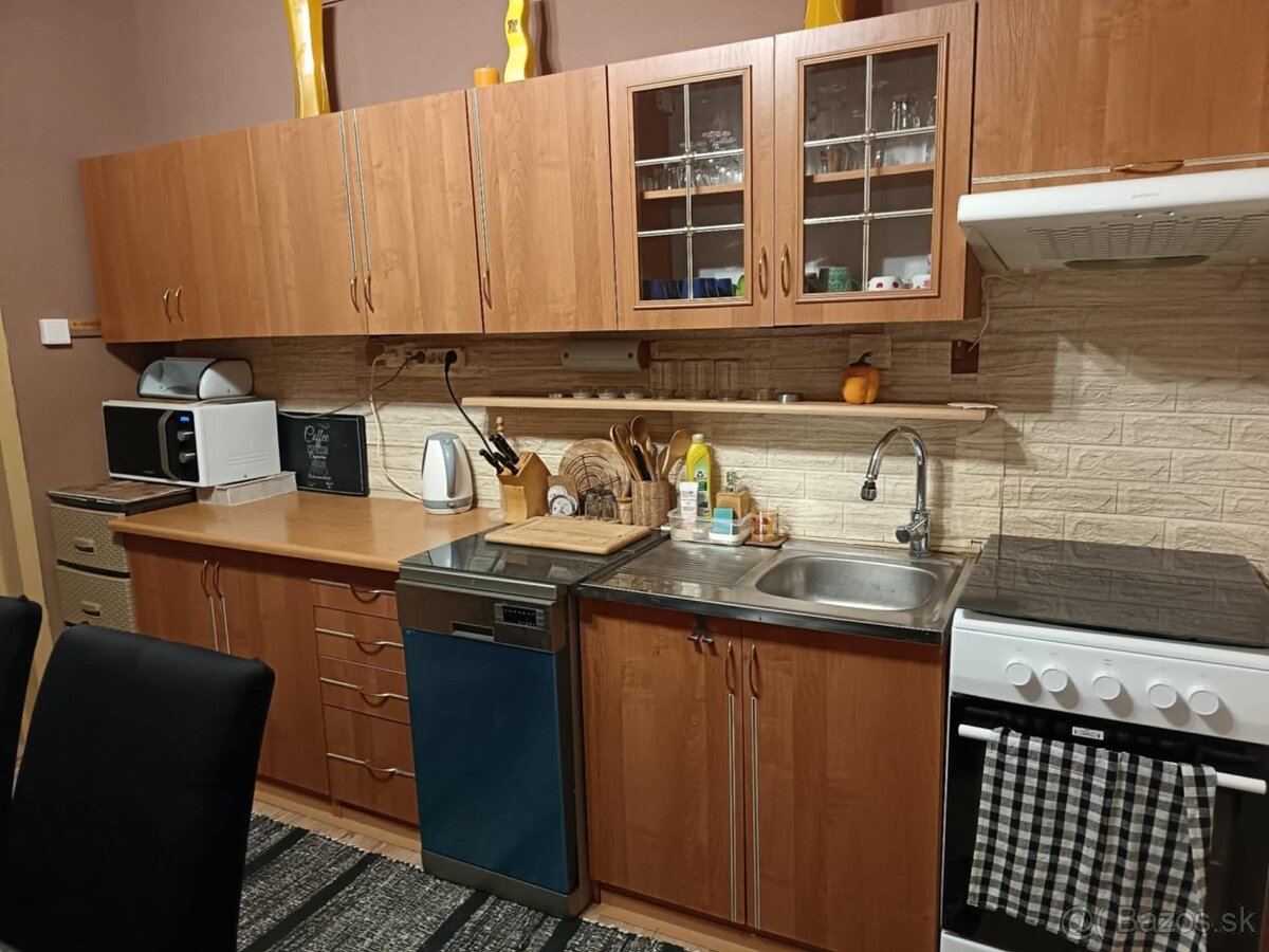Prenájom 2 iz. byt Levice - Mochovská - 7