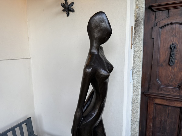 BRONZOVÁ SOCHA MODERNA - AKT ŽENY 182 cm - 7
