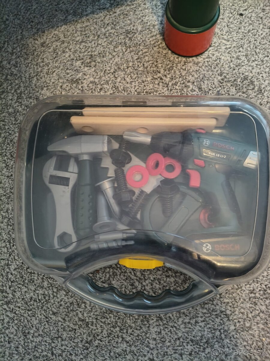 Bosch dielna + náradie - 7