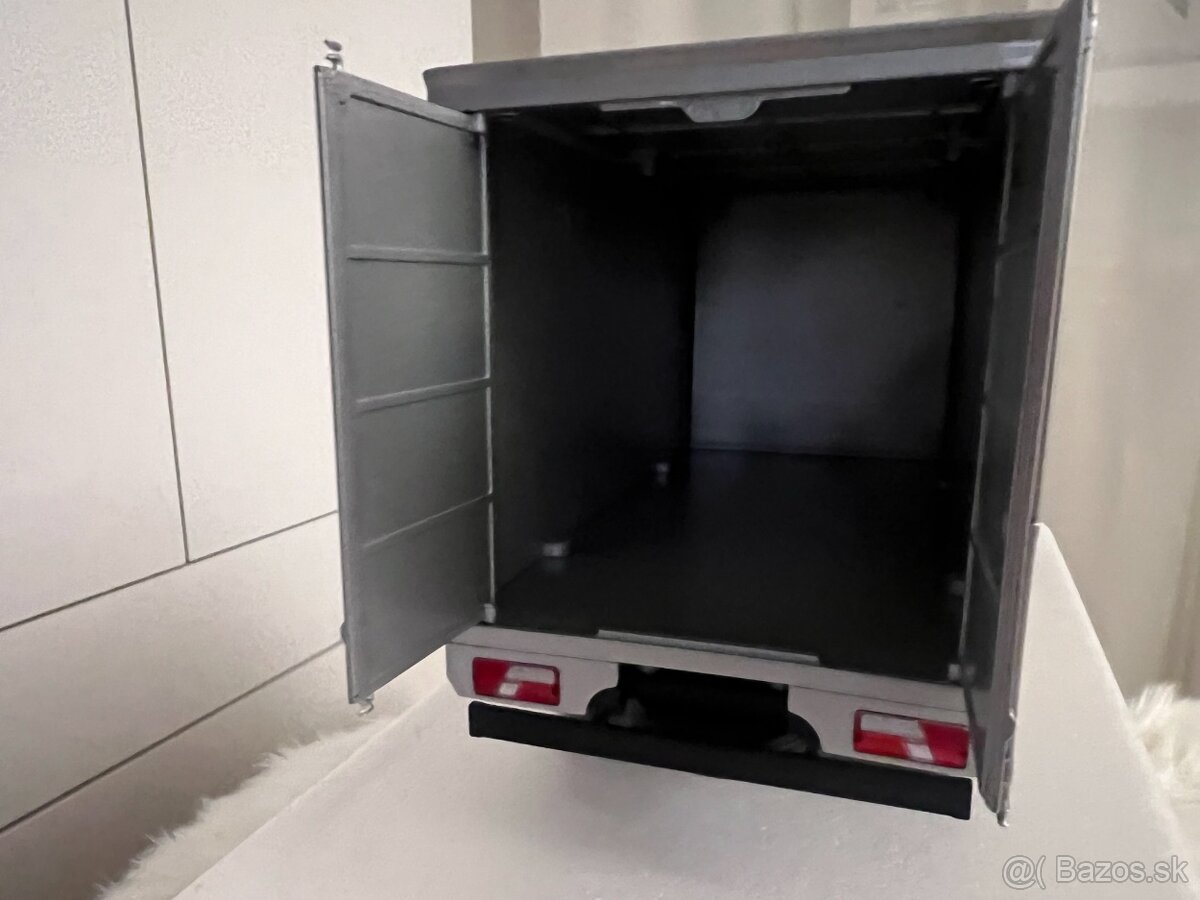 1:18 JMC N800 - Paudi - 7