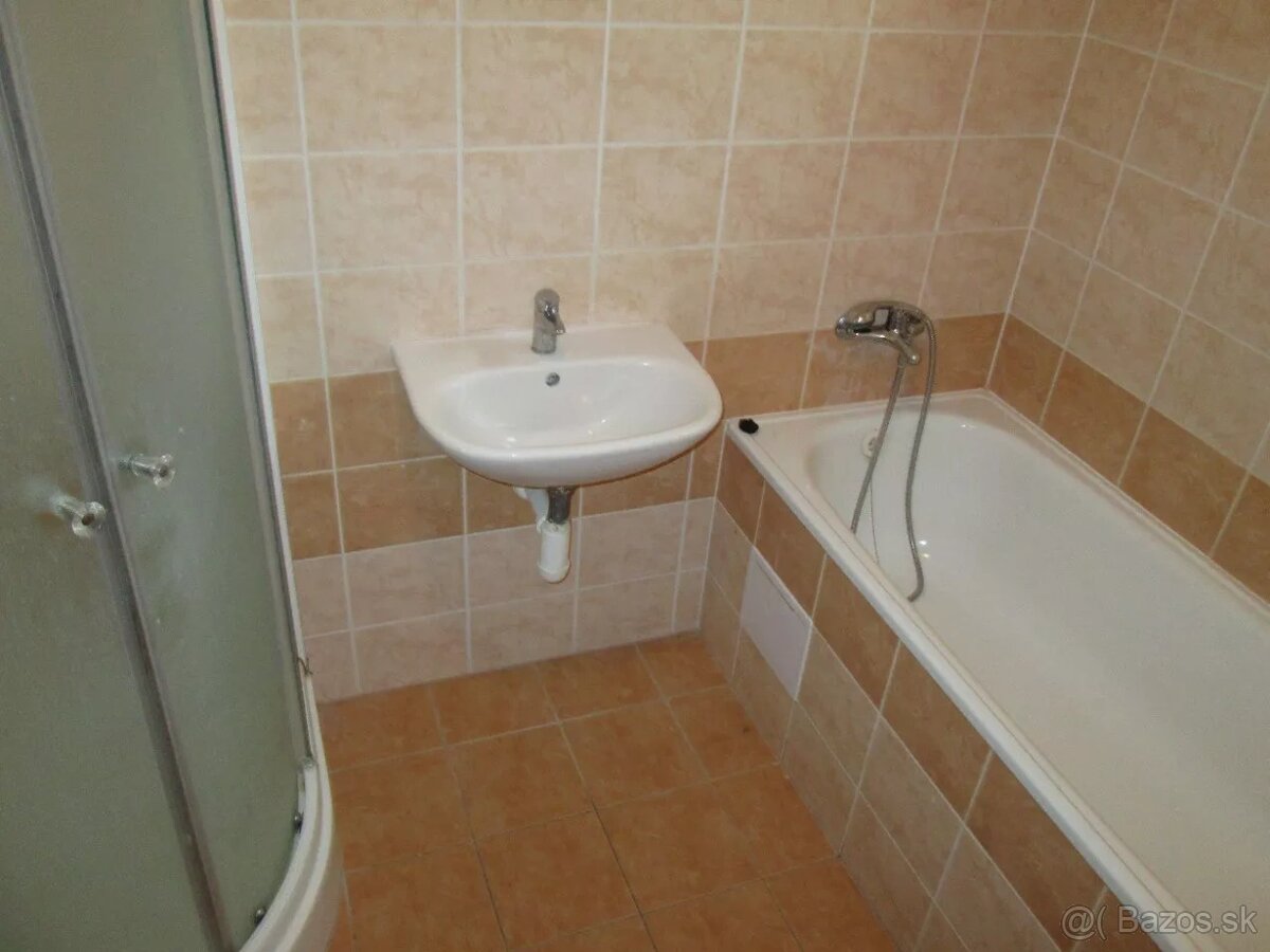 3 izbový byt s garážou na prenájom, Trenčín - Noviny - 7