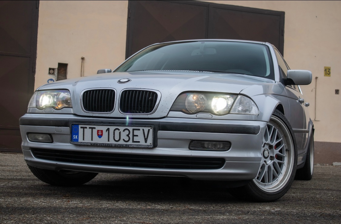 BMW 328i E46 2.8i 142 kW - 7