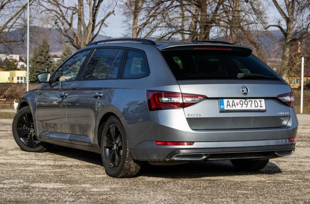 Škoda Superb Combi 2.0TDI 4×4 Sportline - 7