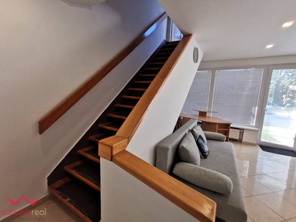 Na prenájom rodinný dom v Komárne - 7