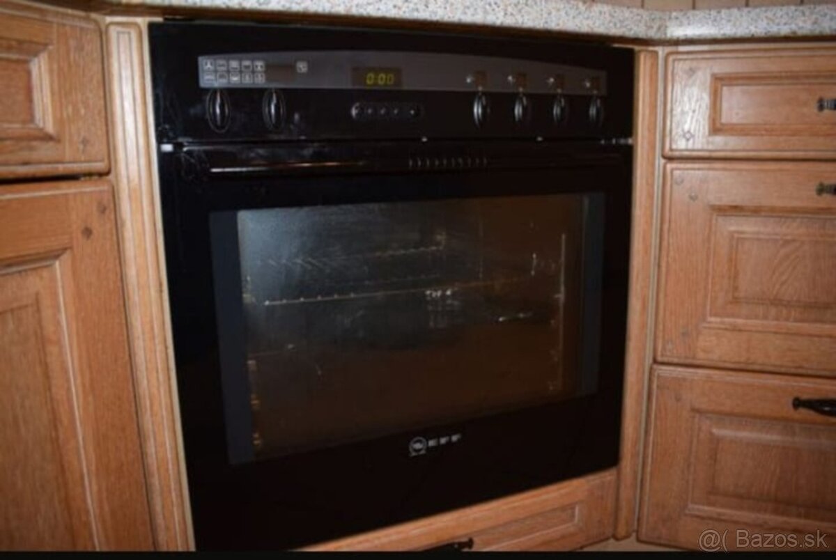 Venkovská kuchyně světlý dub masiv se spotřebiči,5567 - 7