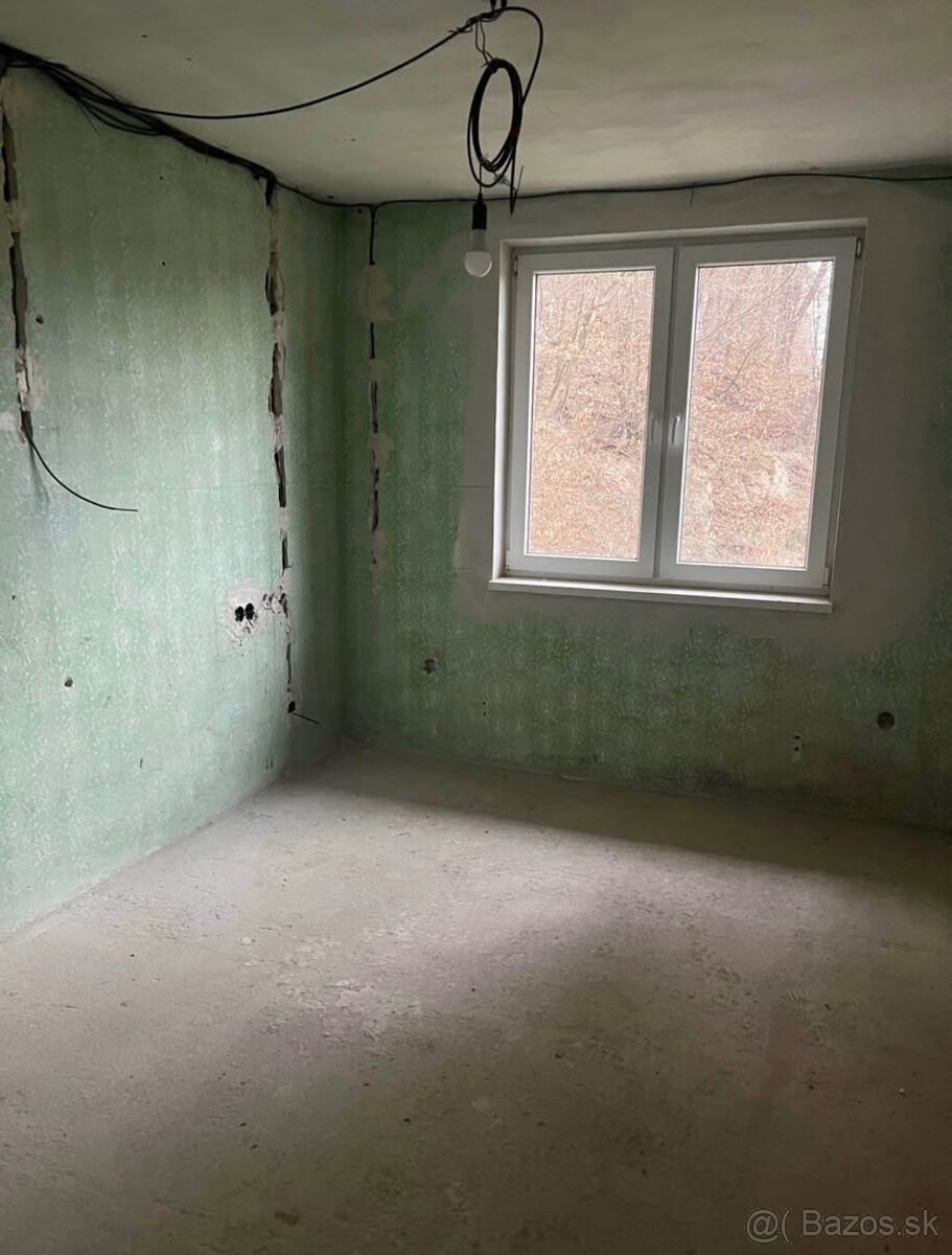 Dom v Obišovciach na predaj s pozemkom 1383 m² - 7