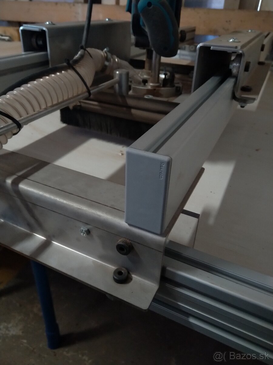 Predám zrovnávací frézovací stôl - 7
