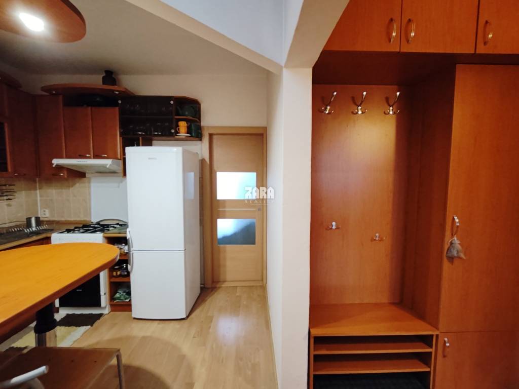 Sečovce - ul. SNP, 3. izb. byt, 48 m2 + loggia, po rekonš. - 7