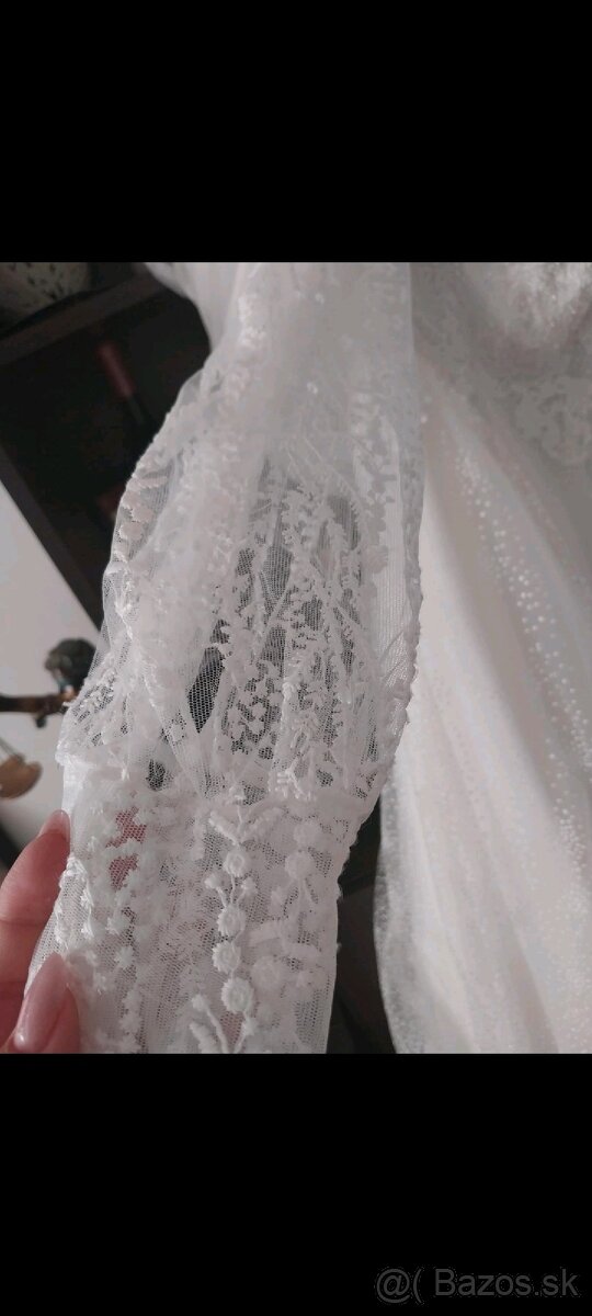 Krásne vyšívané svadobné šaty 5 - 7
