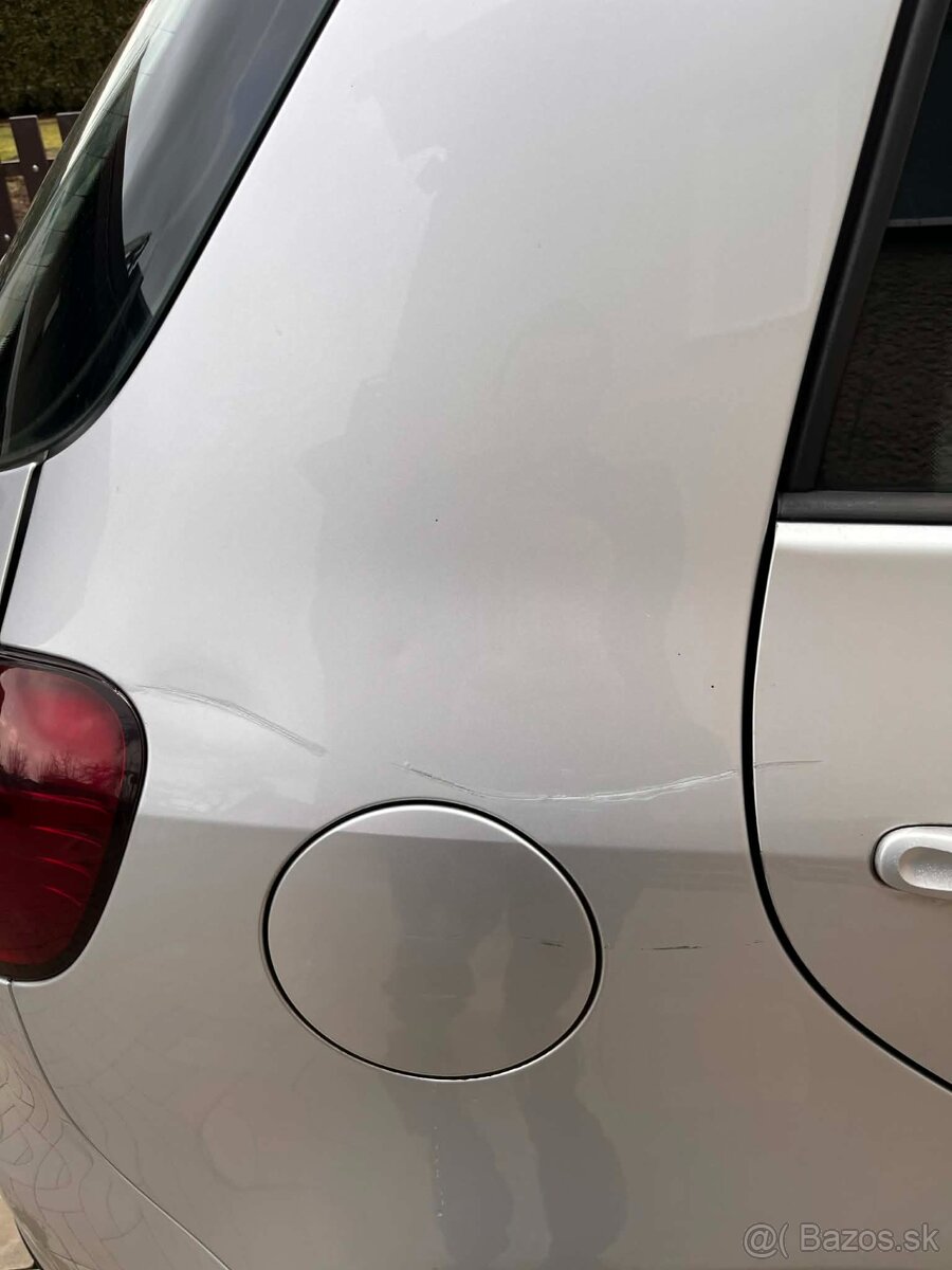 Volkswagen Golf 5 plus 1.9TDI - 7