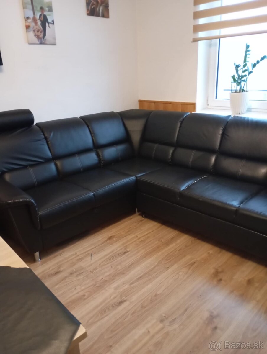 Čierny kožený gauč - 7