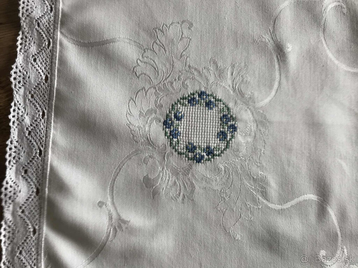 zaclonka a vyšivaný obrus - 7