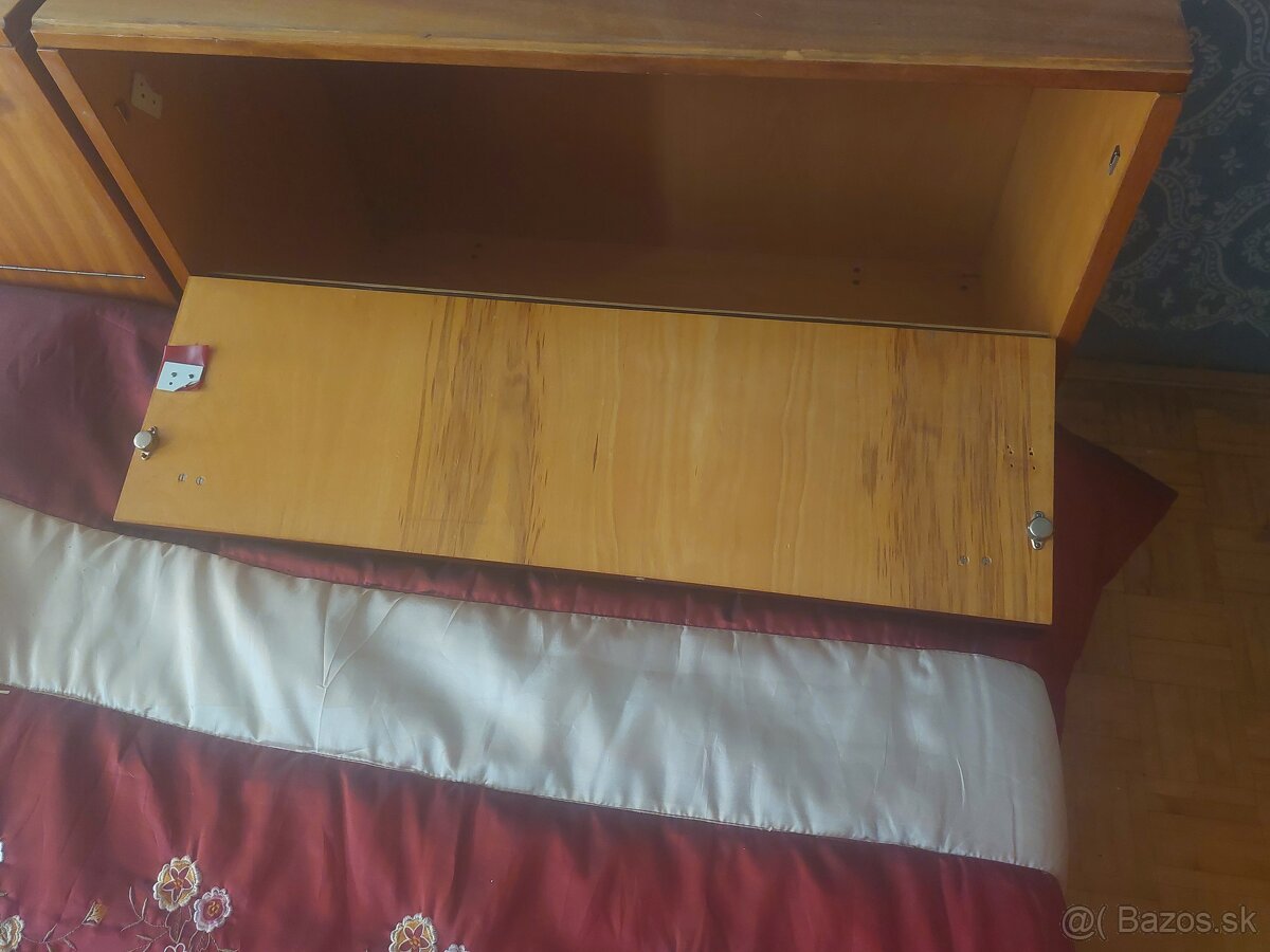Darujem retro drevenú spálňu. - 7