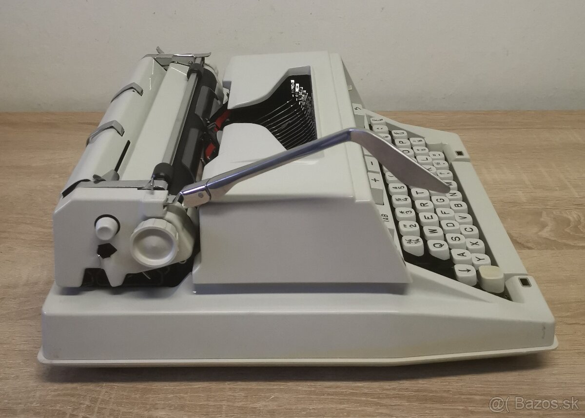 Ikonický písací stroj HERMES 3000 z roku 1979 - 7