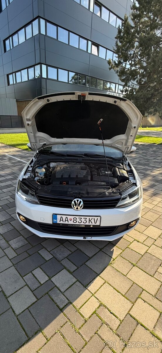 Volkswagen Jetta 1.6 TDI (2011) 🚗✨ - 7