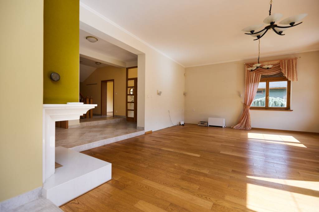 NA PREDAJ -MESTSKÁ 2- GENERAČNÁ VILA -TOPASOVÁ UL. - 7