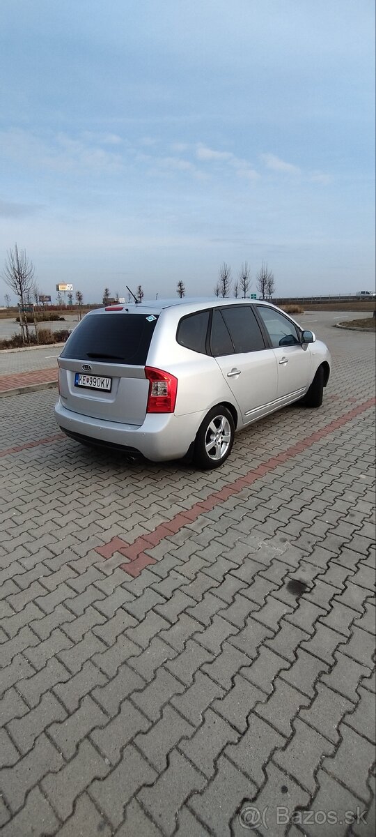 Kia Carens - 7