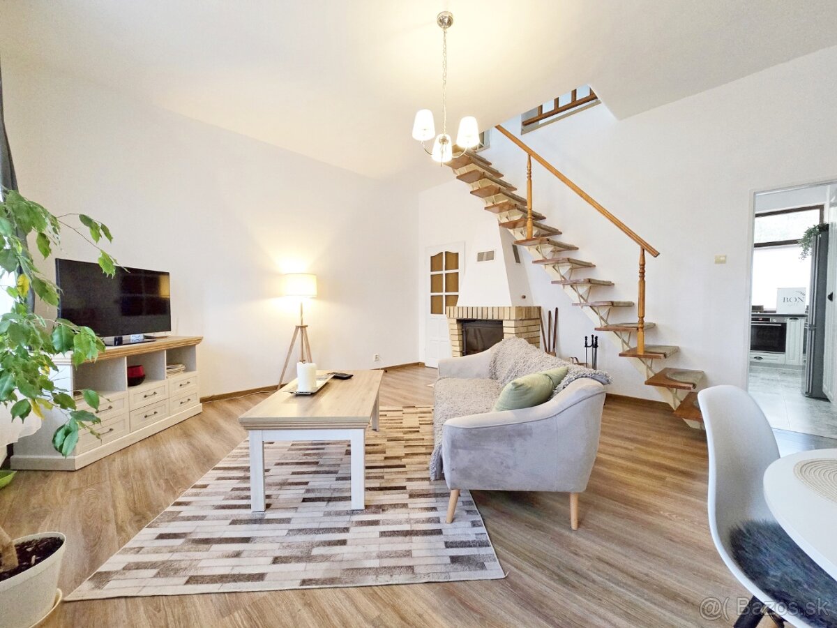 Mestský DOM so záhradou 807 m², 2x kúpeľňa, klíma / Orechová - 7