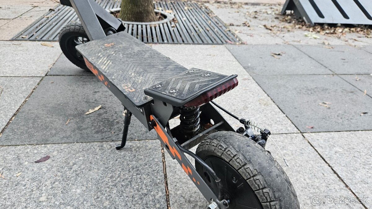 Elektrická Kolobežka KuKirin G2 - plne funkčná - 7