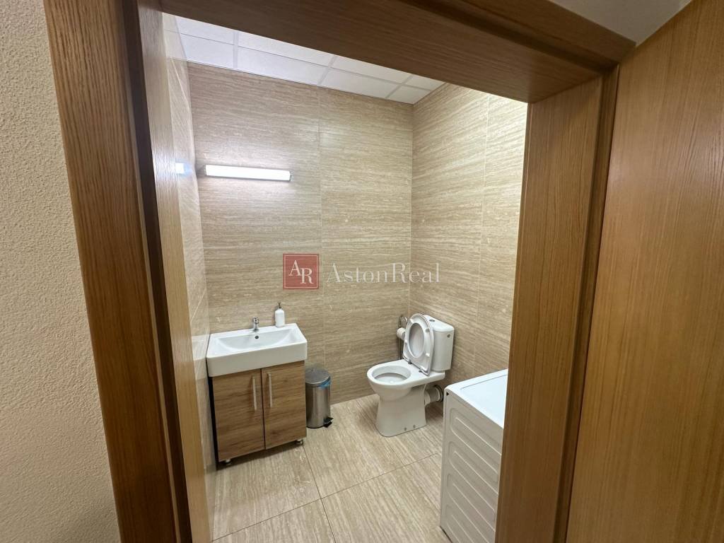 Prenájom: Kancelárske priestory 134 m2 v centre mesta Banská - 7