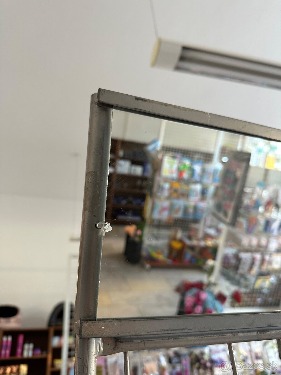 Kovový stojan na okuliare - 7