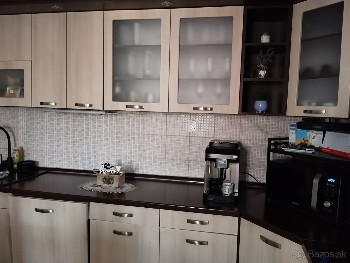 Kuchynská linka - 7