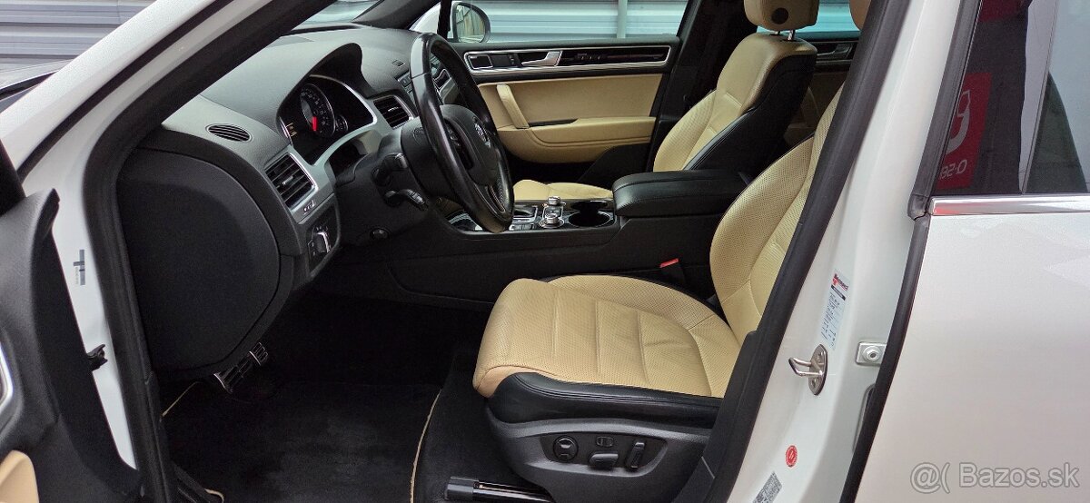 Volkswagen Touareg 4.2 V8 TDI 250 kW R-LINE + EXCLUSIVE - 7