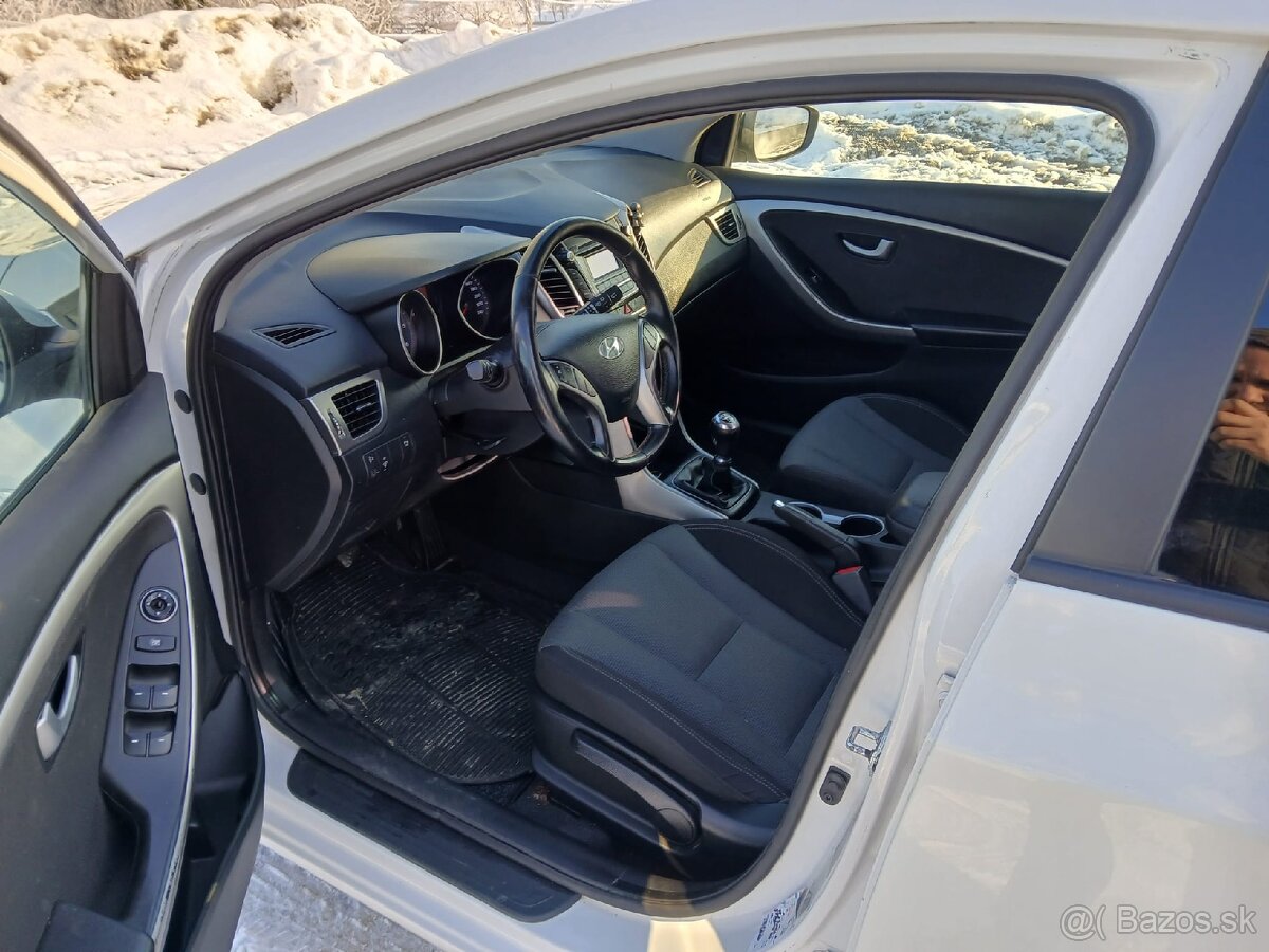 Hyundai i30 1.6crdi 160 000km - 7