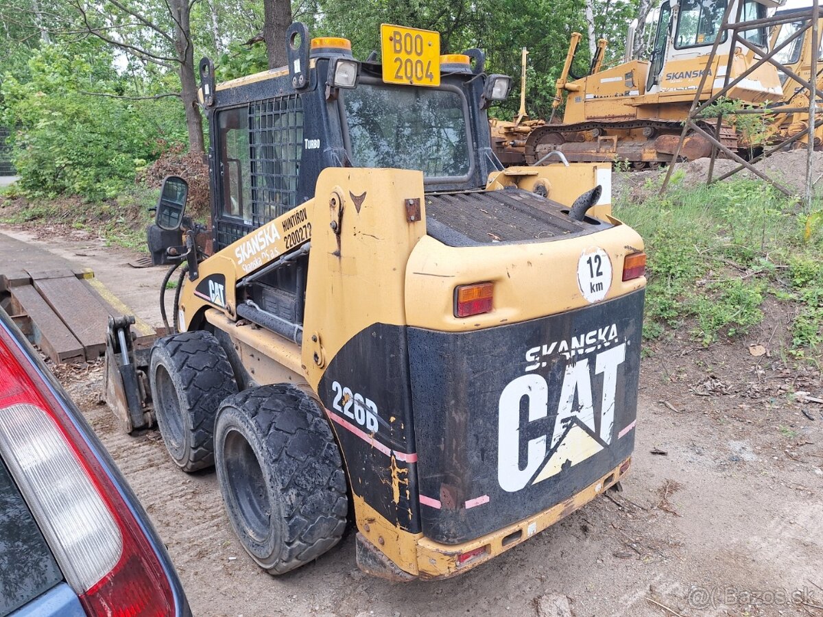 CATERPILLAR 226 B - 7