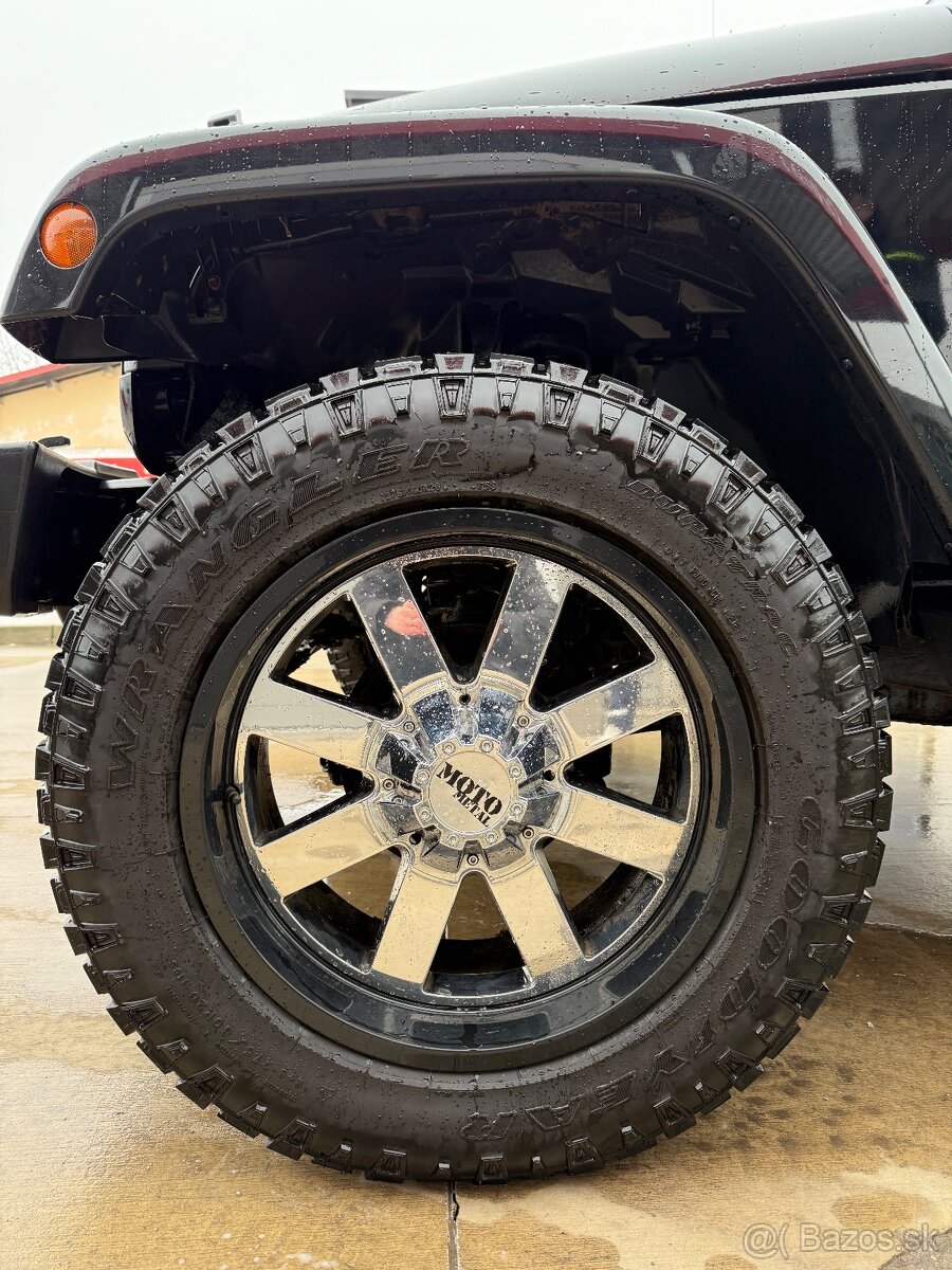 Jeep Wrangler Sahara - 7