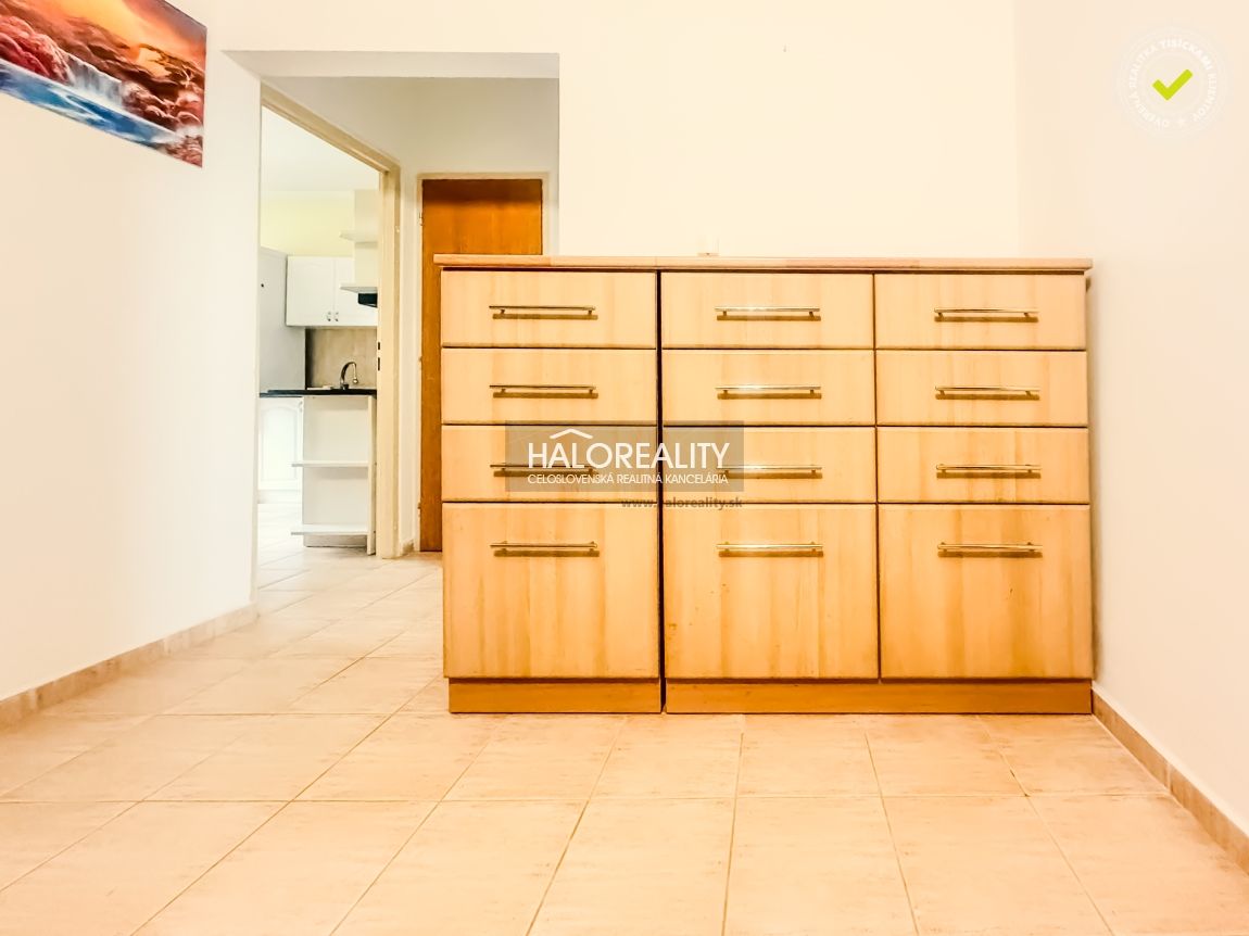 HALO reality - Prenájom, trojizbový byt Považská Bystrica, R - 7
