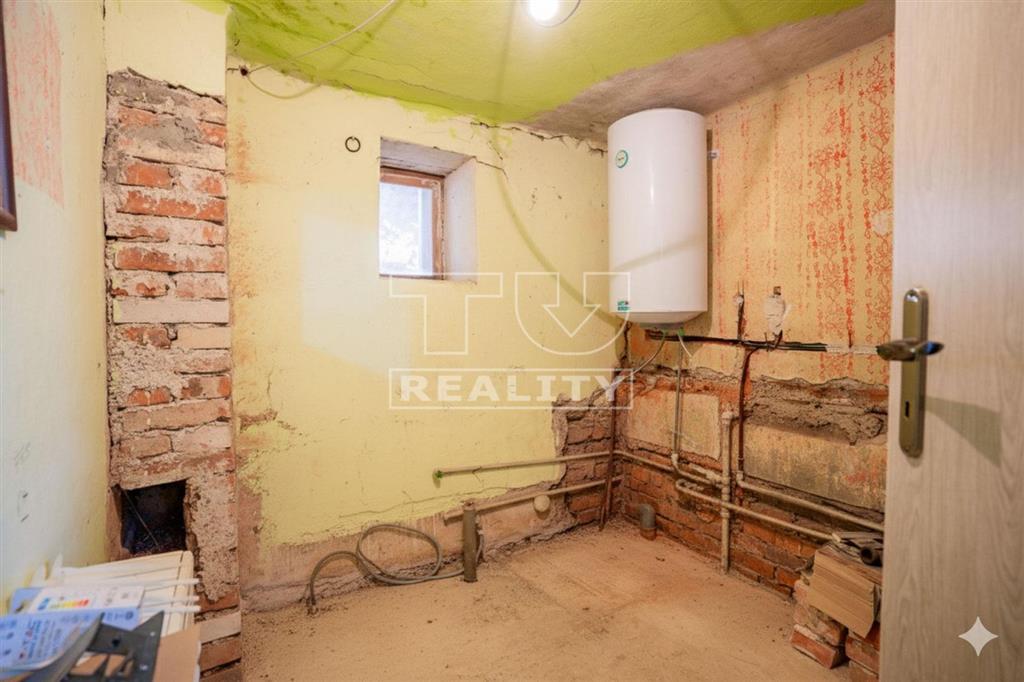 ZNÍŽENÁ CENA Predaj chalupy Uhrovec - 7