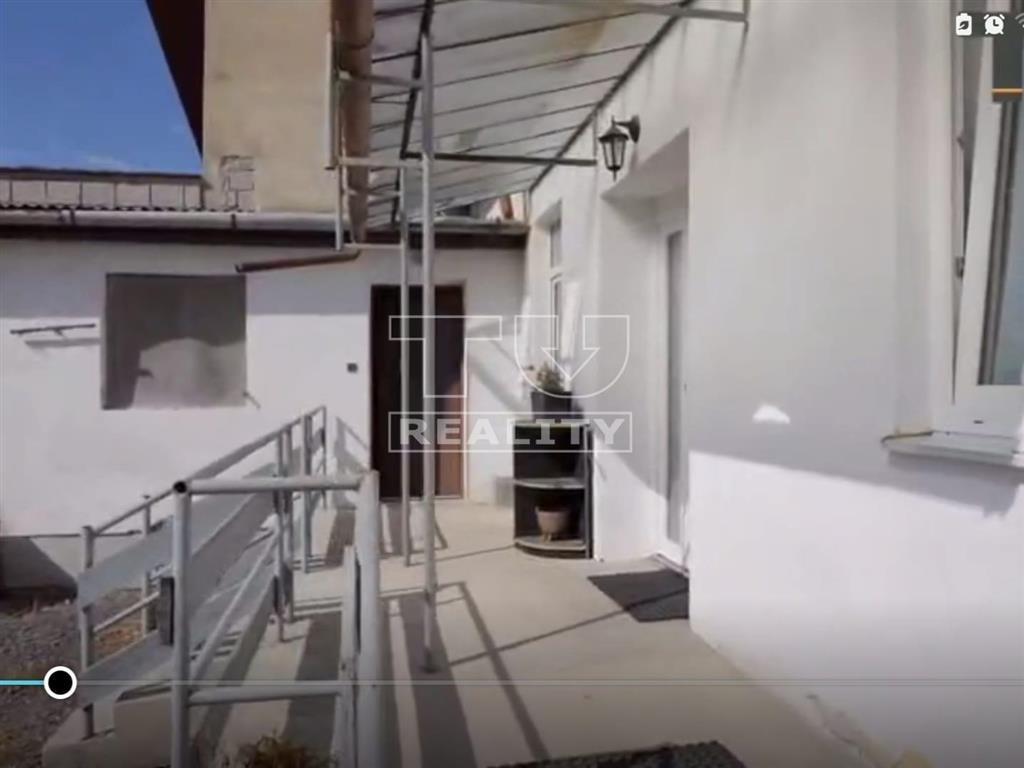 VÝBORNÁ CENA - Na predaj 3i rodinný dom v centre Levíc - 7