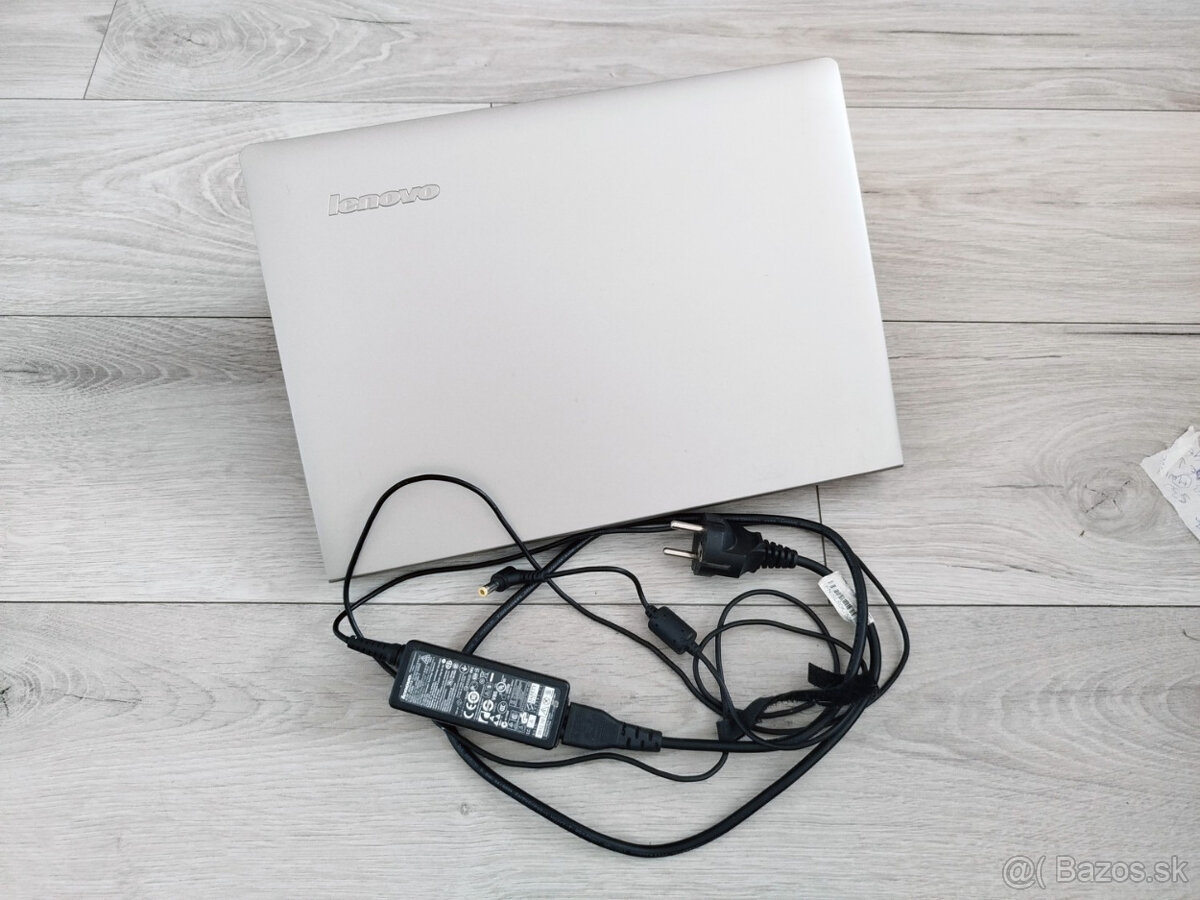 notebook Lenovo S400u - 14", Core i3, 4GB RAM, SSD, W10 - 7