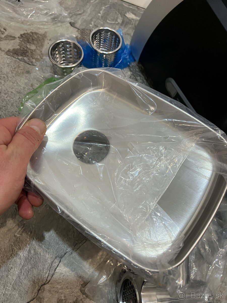 Nový mäsomlynček Bosch MFW68660 ProPower 2200 W - 7