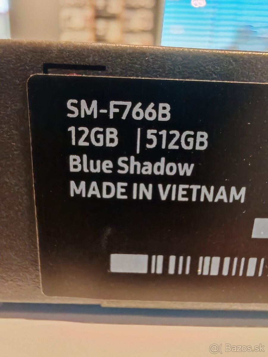 Samsung Galaxy Z Flip 7 612 GB-upne novy nikdy neotvoreny - 7