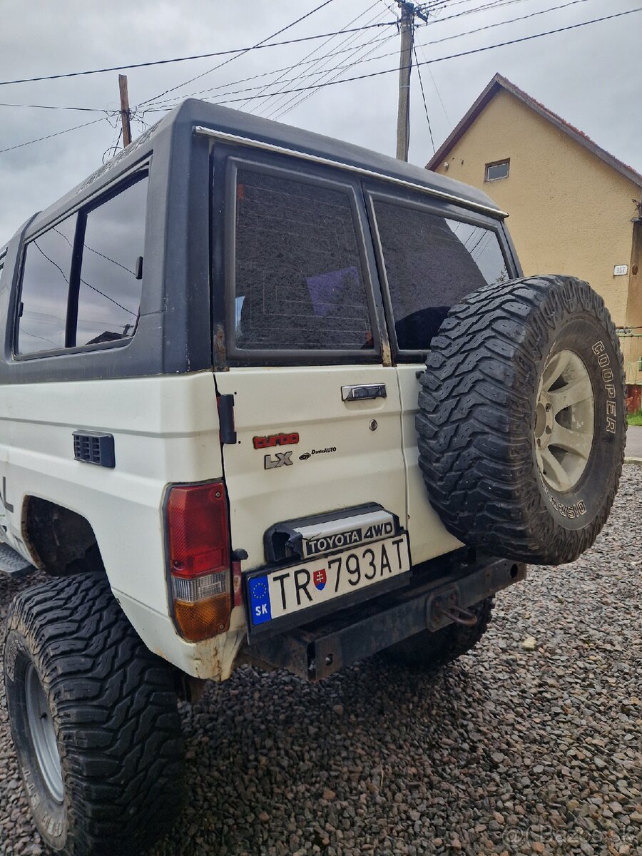 Toyota Land Cruiser 73 3.0 TD - 7