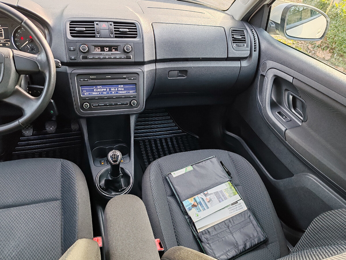 Predám Skoda fabia combi 1.2TSI Ambiente facelift r.v 2012 - 7