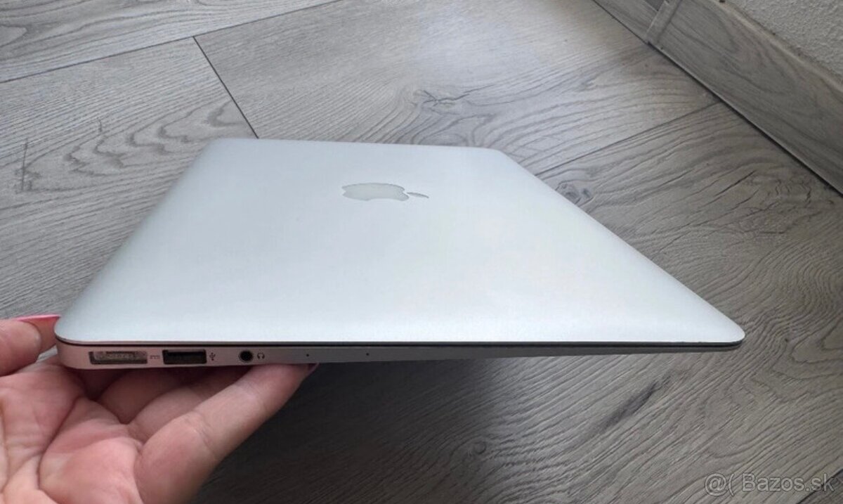 Apple Macbook Air (13-inch) Early 2014 - 7