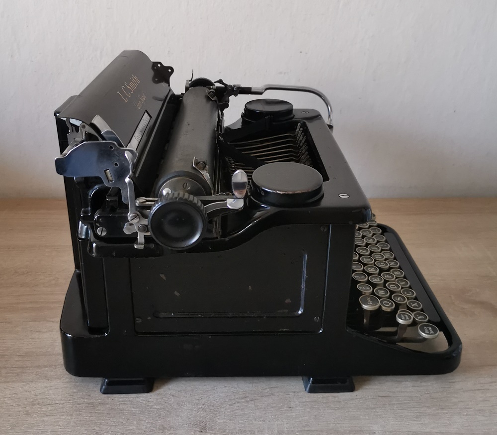 Starožitný písací stroj LC Smith Super Speed z roku 1937 - 7