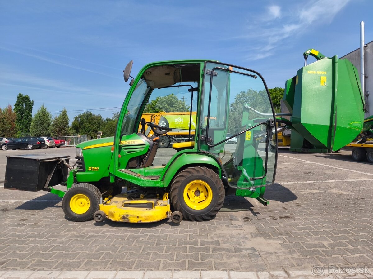 JOHN DEERE X740 4X4 - 7