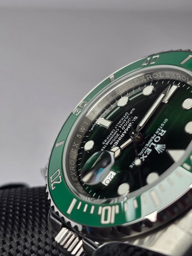 Rolex Submariner Hulk 40mm - 7