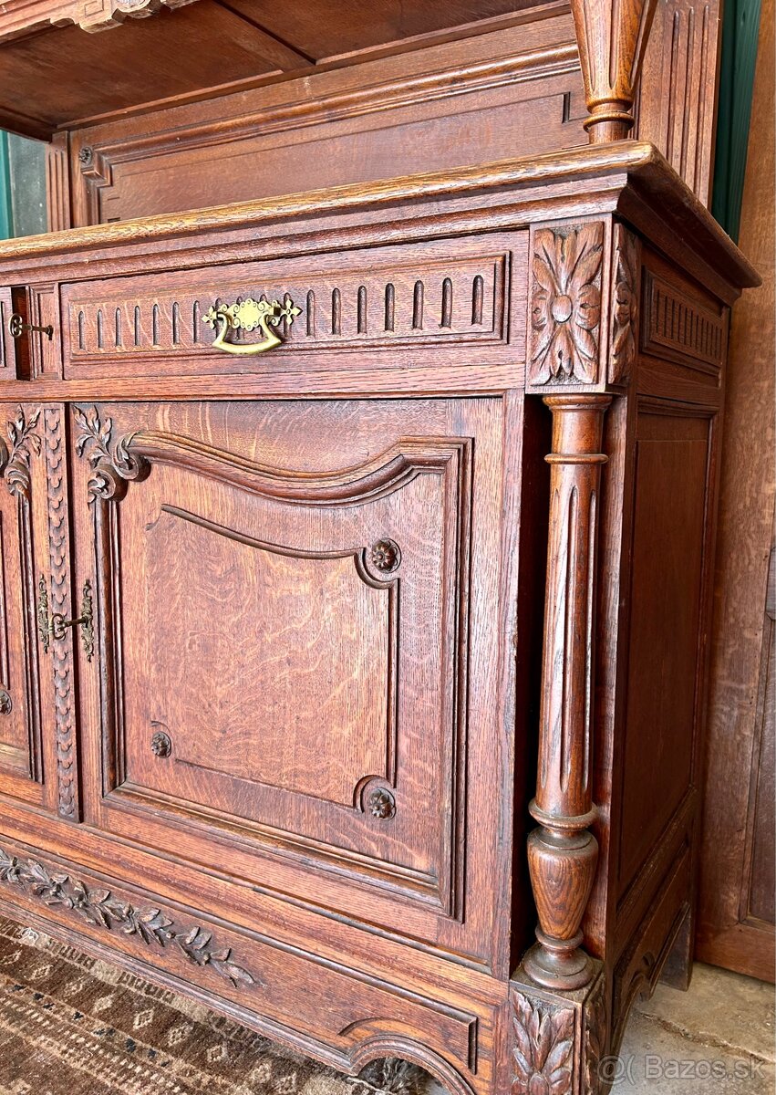Historický príborník v rustikálnom štýle - 7
