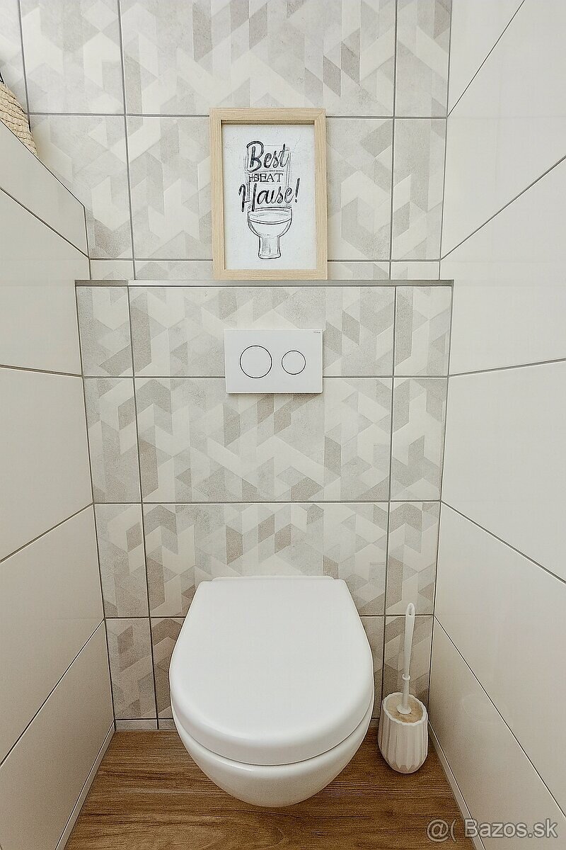 Na predaj samostatne stojací 6-izbový RD/ Hradec - 7