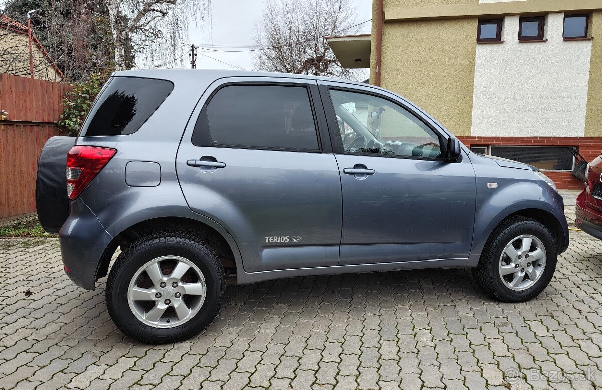 •DAIHATSU TERIOS 1.5i, 4x4, 77 kW, 5-st. manuál, r.v. 2006• - 7